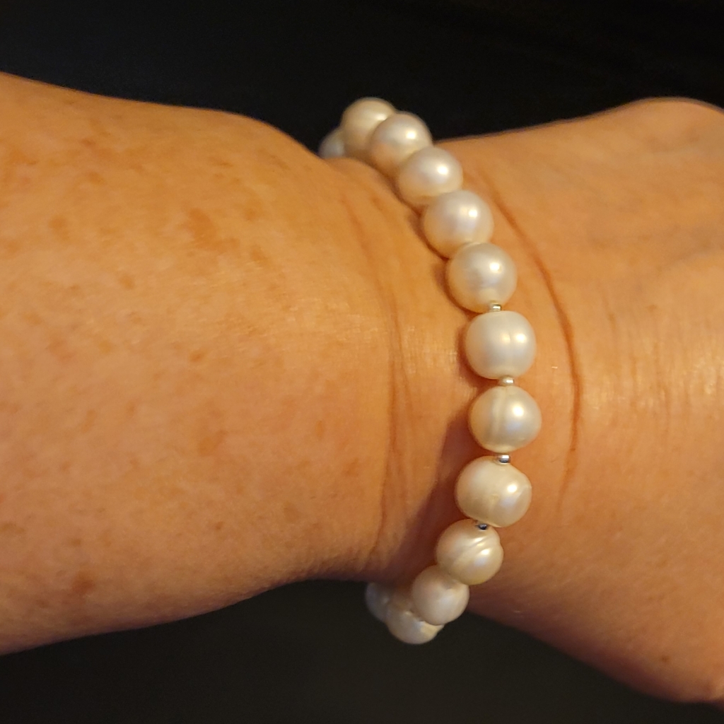 Natural Freshwater Cultured White Pearl Stretch Bracelet - Size 7